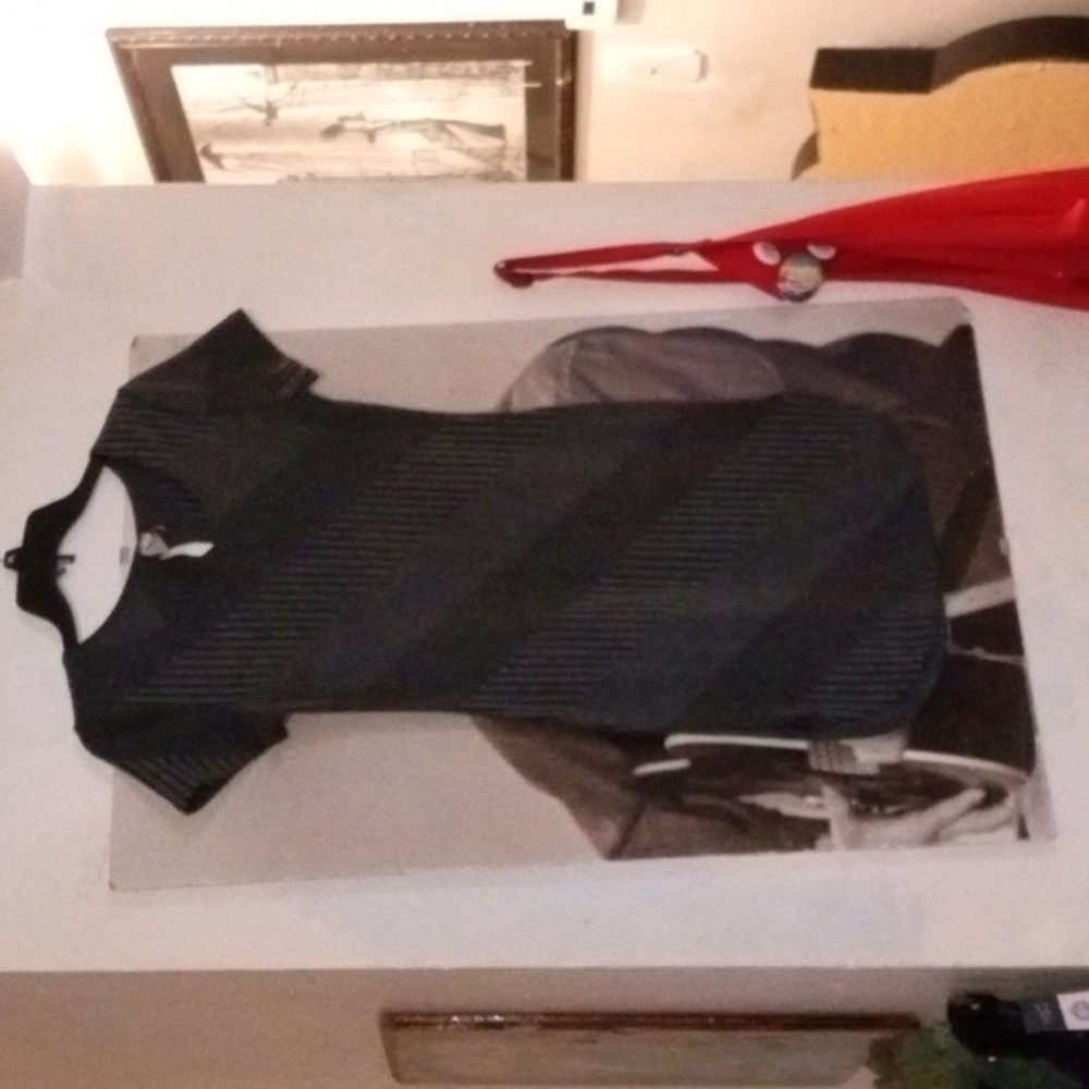 Short sleeve crop dress